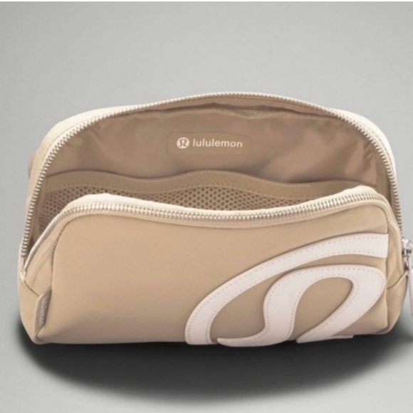 Lululemon 1L Belt Bag LIMITED EDITION EXCLUSIVE in Trench/White Opal Logo - Picture 4 of 15